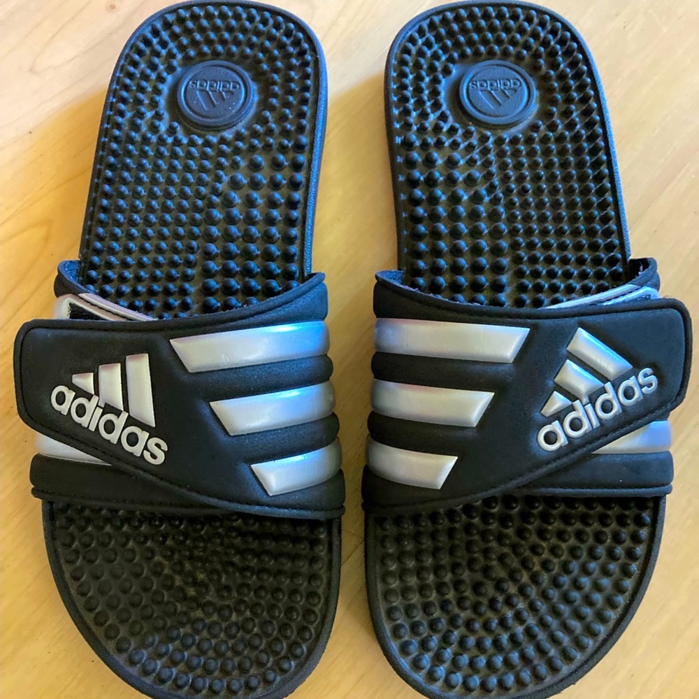 Adidas comfort slide.